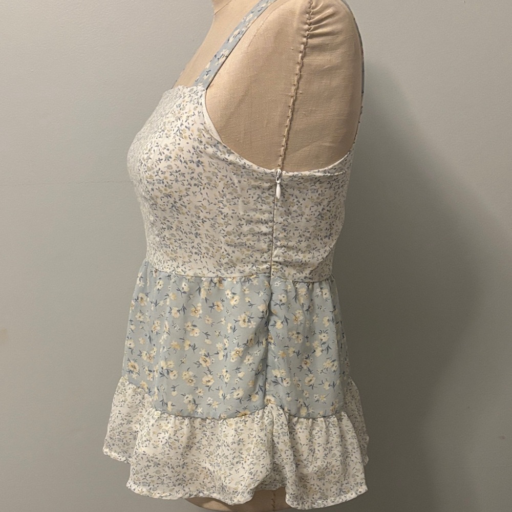 Paper Crane Blue and Cream Floral Blouse - XS - Picture 3 of 7